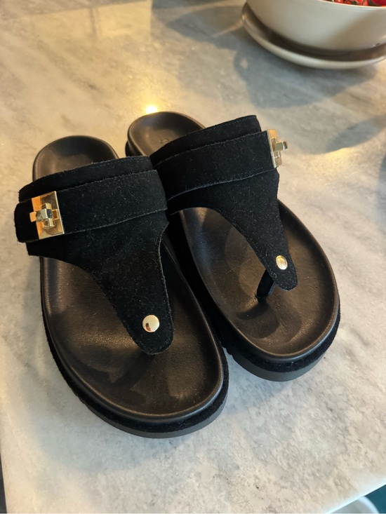 Steve Madden Shoes - Steve Madden suede thong sandals